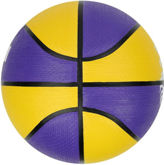 Nike Playground 8P 2.0 LeBron James Basketball Draußen