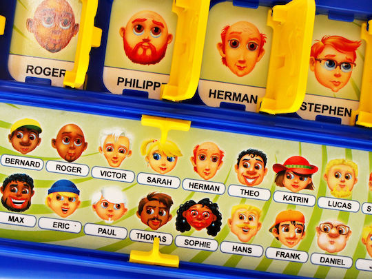 Brettspiel Guess Who Is GR0229 (EN)