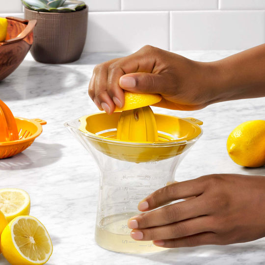 OXO Classic Juicer Lemon / Orange with Container made of Plastic in Orange Color