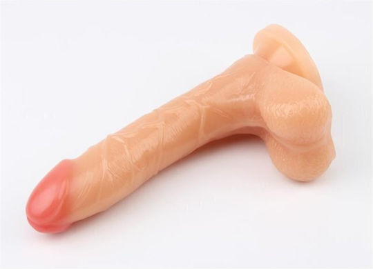 Chisa Novelties Keep Love Poem Dildo Реалистично дилдо с Топки и Вендуза Телесен 20см