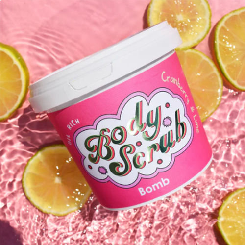 Bomb Cosmetics Strawberry Fields Scrub Σώματος 365ml