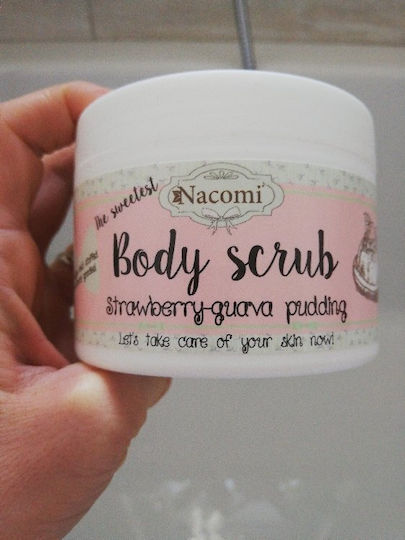 Nacomi the Sweetest Scrub Corporal Budincă de căpșuni și guava 200gr