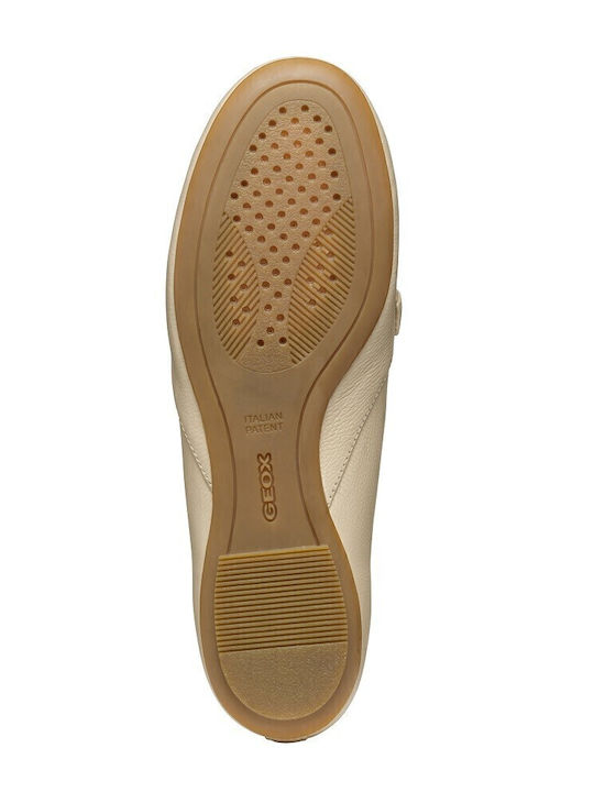 Palmaria J Leather Women's Loafers in Beige Color