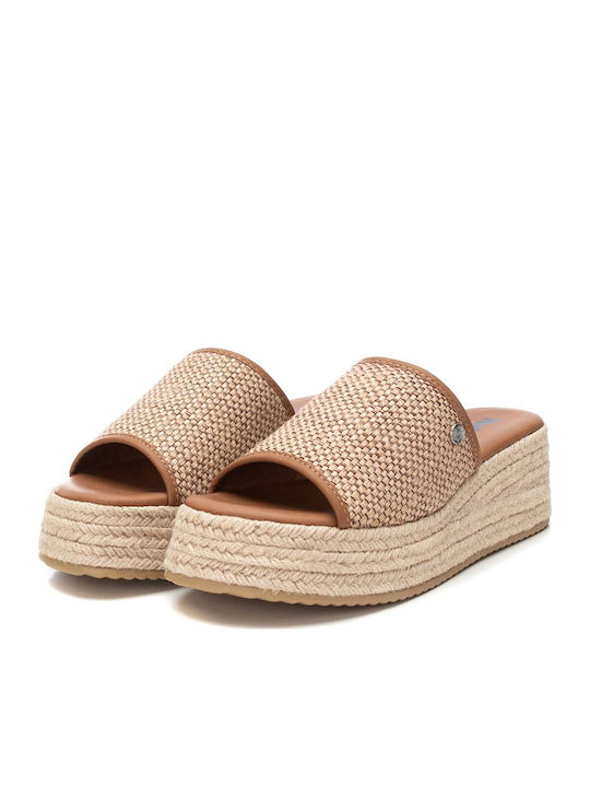 Women's Flat Sandals in Beige Color