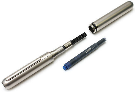 Lamy Stilou Medium Negru Cu Cerneală Neagră