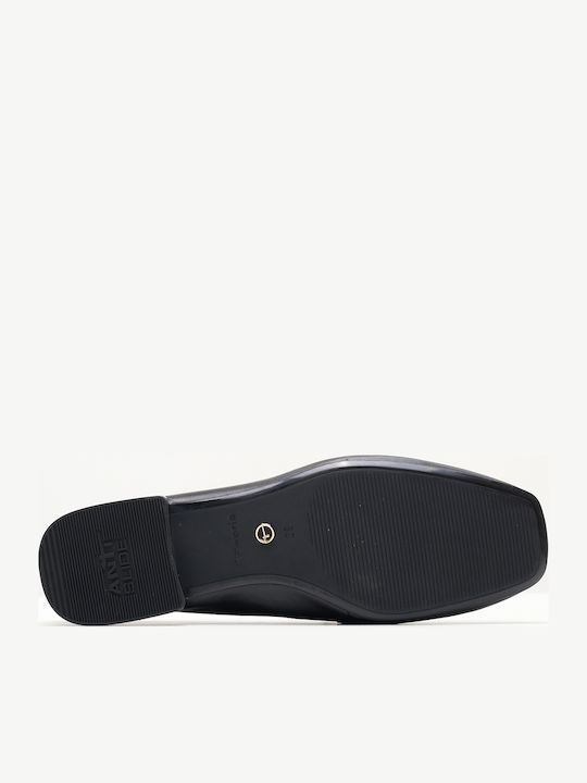 Leather Women's Moccasins in Black Color
