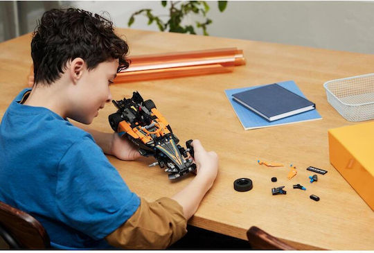 LEGO Technic Neom Mclaren Formula E Race Car Pentru 9+ Ani 452 Bucăți