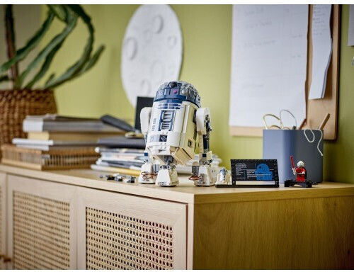 LEGO Star Wars R2-D2 for Ages 10+ 1050 Pieces
