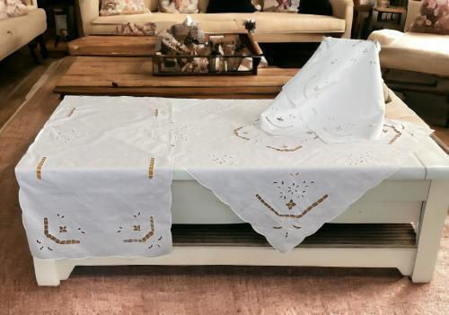Set of 7 pcs. cut white embroidered square pieces Lh2065094-1
