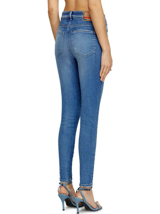 1984 Damenjeans in Enger Passform