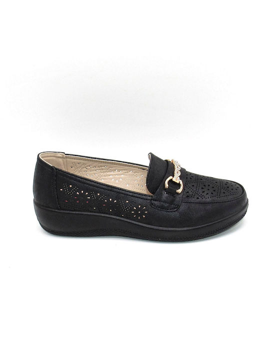 Moenia Women's Moccasins in Black Color