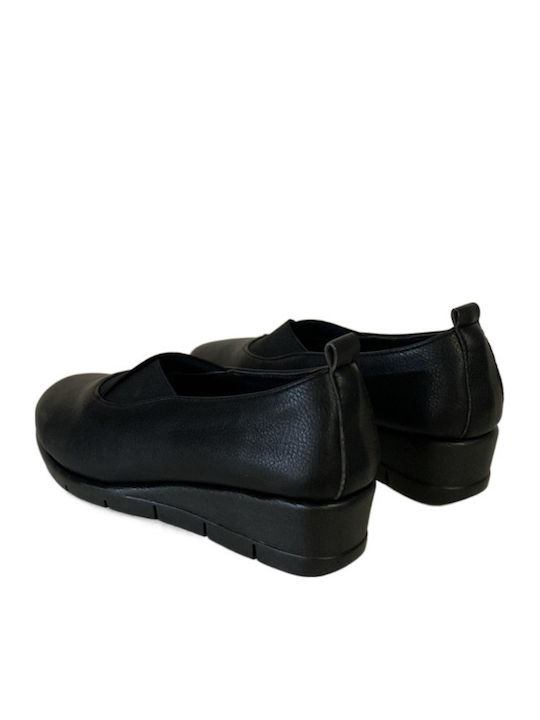 Women's Moccasins in Black Color