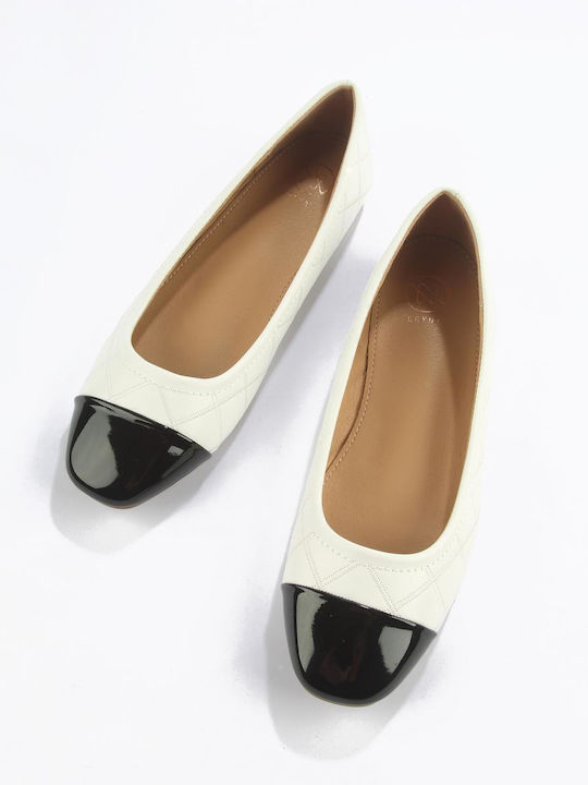 Damen Ballerinas Spitz zulaufend aus Lackleder in Weiß Farbe