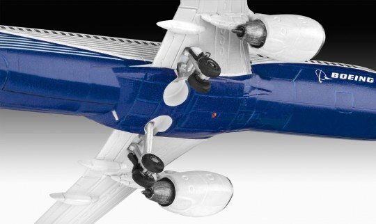 Revell Boeing Modeling Figure in Scale 1:288 with Glue and Paints