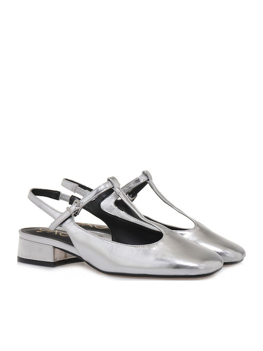 Pumps mit flachem Absatz Silber