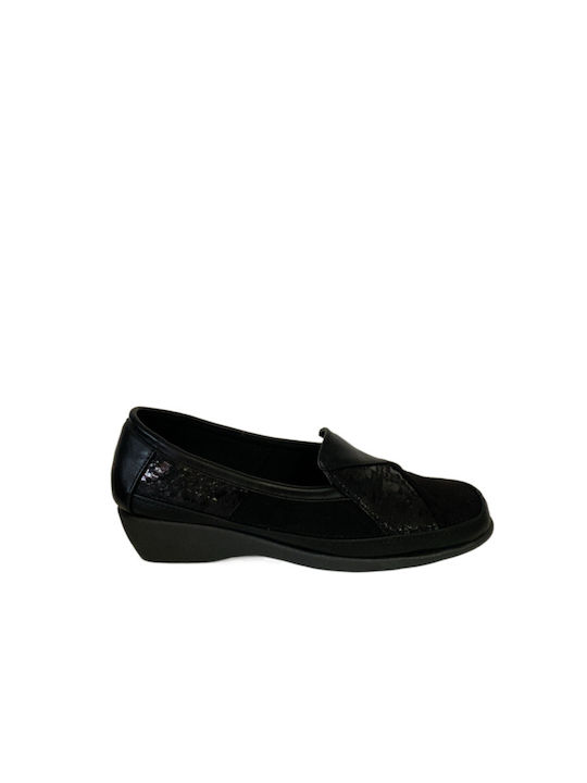 B-Soft Women's Moccasins in Black Color