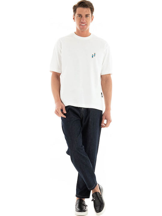 T-shirt White