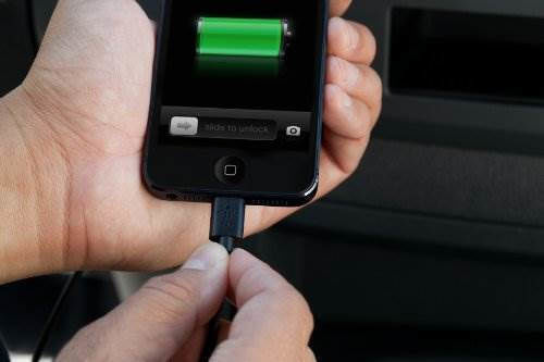 Belkin Încărcător Auto 1A cu un Port: 1xUSB împreună cu Cablu Lightning Negru Culoare