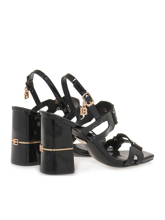 Sandalen aus Lackleder Schwarz