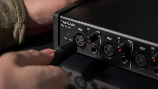 Tascam US-4X4HR Εξωτερική Επαγγελματική Κάρτα Ήχου με Σύνδεση USB