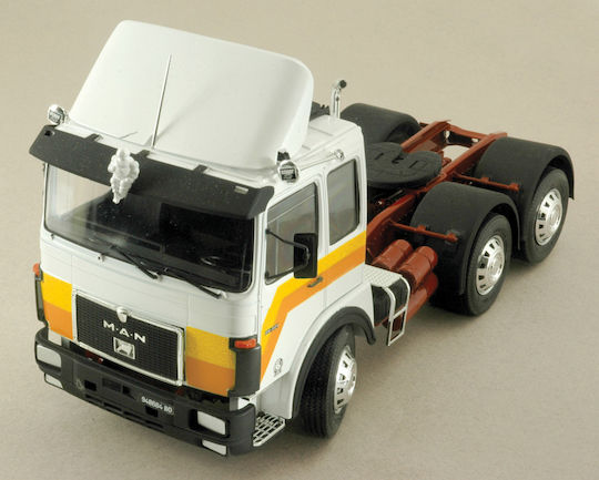 Italeri Modeling Figure Truck in Scale 1:24
