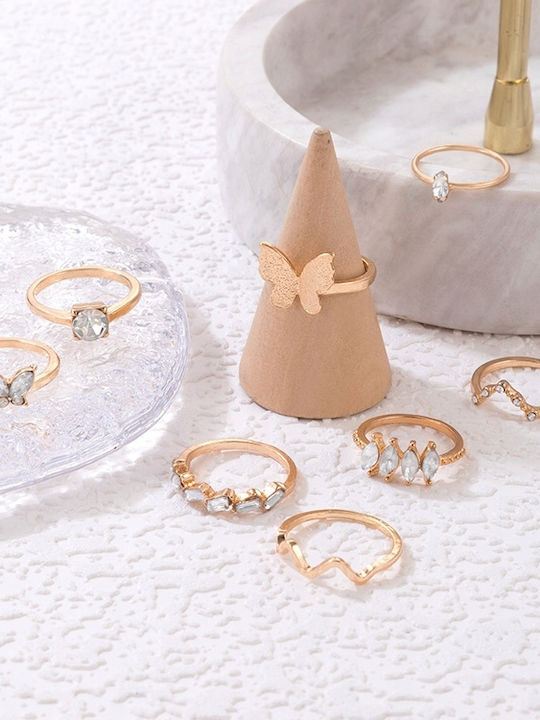 Golden Set Retro Punk Vintage Rings 8 Pieces Classic Crystals