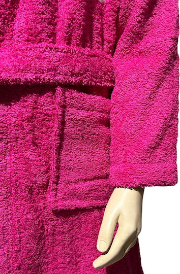 Barbie Плътен шаблон за имена на продукти в категорията "Детски бански ризи". Преведете само текстовите възли на шаблона на български език, запазвайки началния синтаксис и HTML таговете, както са, и без да променяте нищо между '{' и '}'. Детски бански ризи Red с качулка