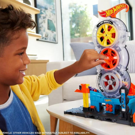 Hot Wheels City Super Twist Tire Shop Garage for Ages 5+