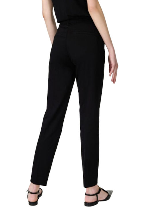 Sarah Lawrence Women's Capri Chino Trousers in Straight Line Black