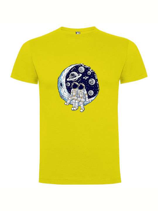 iLovePrints Moon-sitting Astronauts T-shirt Yellow