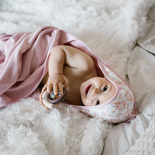 Babyono Βρεφική Κάπα-Μπουρνούζι με Κουκούλα Ροζ 100x100εκ.