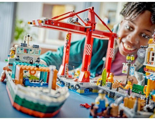 LEGO City Seaside Harbor With Cargo Ship για 8+ Ετών 1226τμχ