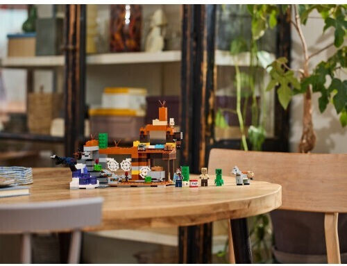 LEGO Minecraft The Badlands Mineshaft За 8+ Години 538 Бройки