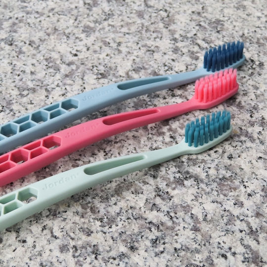 Jordan Ultralite Toothbrush Soft Gray