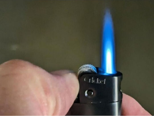 Cricket Winddichtes Feuerzeug Flamme Typ Jet in Silber Farbe