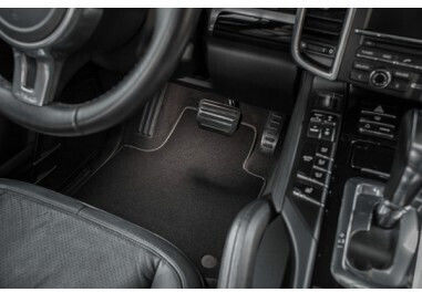 Umbrella Set Covorașe Față și Spate 4buc din Covor pentru Audi Q2 2016+ Negre