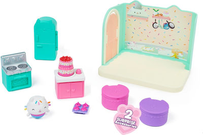 Spin Master Miniature Toy Gabby's Dollhouse Bakey with 'Cakey' Kitchen Deluxe Room Set for 3+ Years