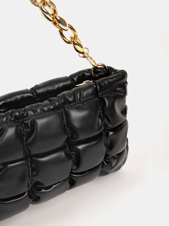 Schwarze Schultertasche mit goldener Kette