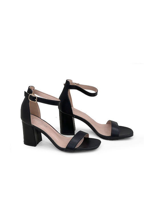 Famous Shoes Damen Sandalen in Schwarz Farbe