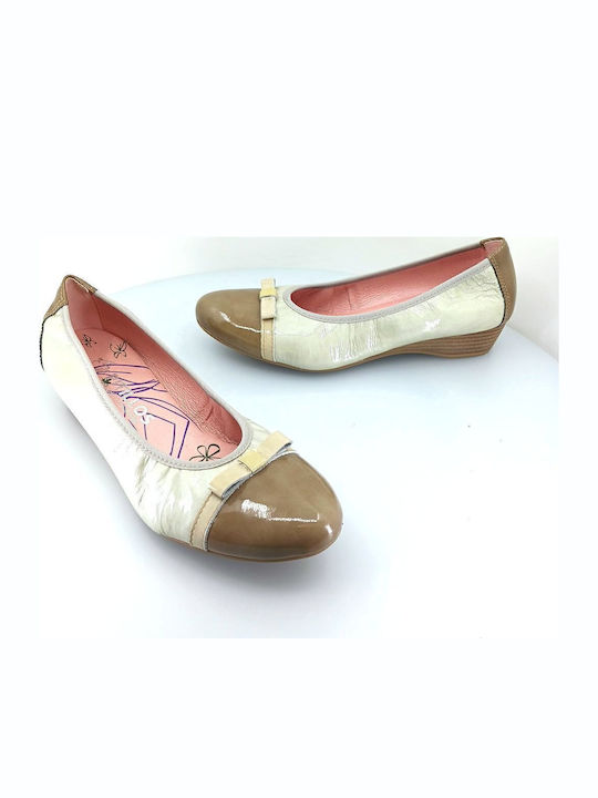 Lederne Damen Ballerinas in Beige Farbe