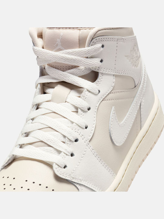 Air  1 Mid Дамски Ботуши Бял