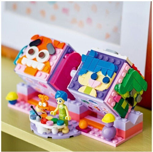 LEGO Disney Inside Out 2 Cuburi de Emoții pentru 9+ Ani 394 Bucăți