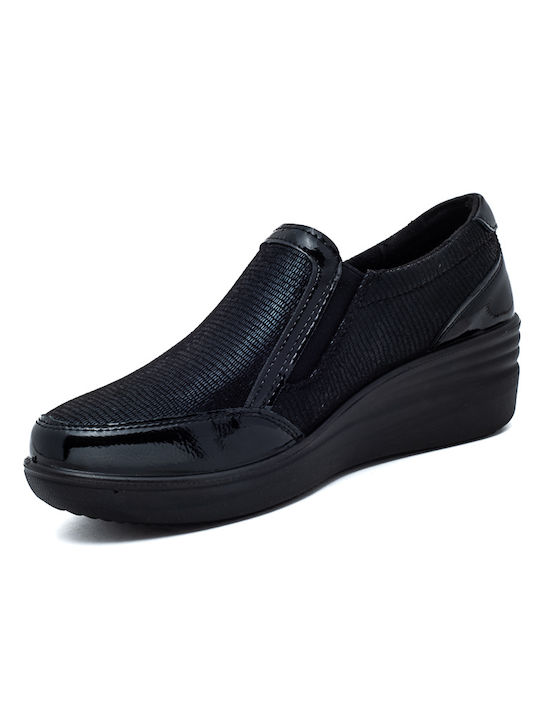 Soft & Flex Patent Leather Women's Moccasins in Black Color