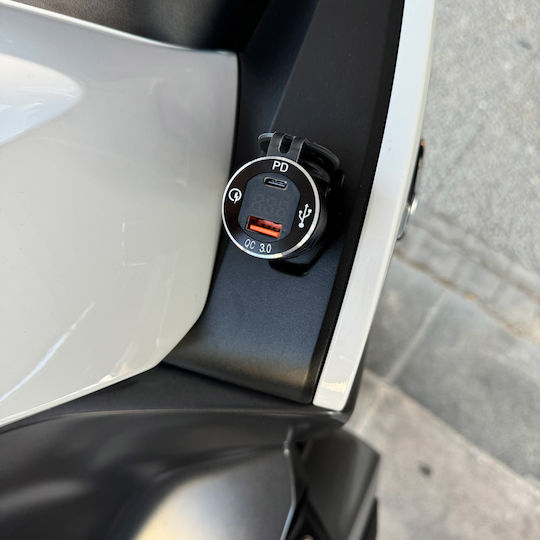 AGVpro Motorcycle Charger Fast Charging with Ports: 1xUSB & 1xLighter with Voltmeter for BMW/Ducati/Triumph