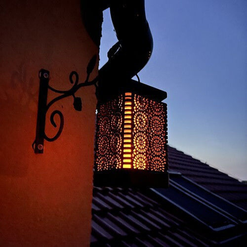 Gardlov Wandmontiert Solarleuchte Ampel 1.2W 30lm mit Warmes Weiß Licht IP44 15.5cmx9cmx9cmcm