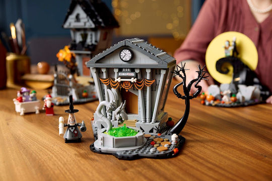 LEGO Disney Disney Tim Burton's The Nightmare Before Xmas Pentru 18+ Ani 2193 Bucăți
