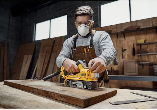 DEWALT DCW220P2 Лентов маркуч 2x5Ах с Регулиране на Скоростта и със Система за Аспирация