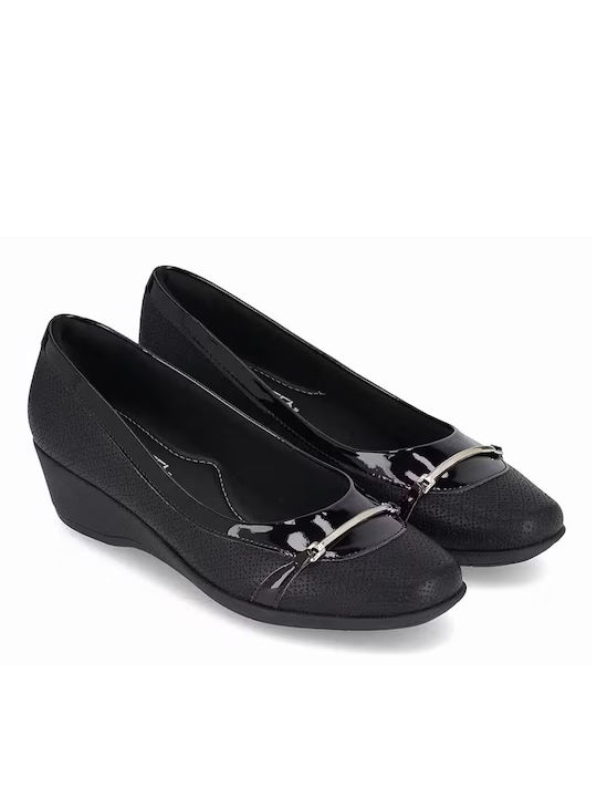 Piccadilly Women's Moccasins in Black Color