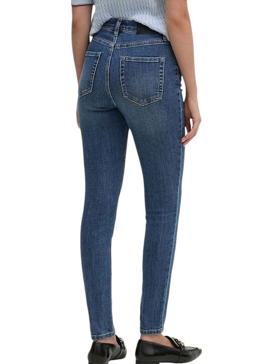 DKNY