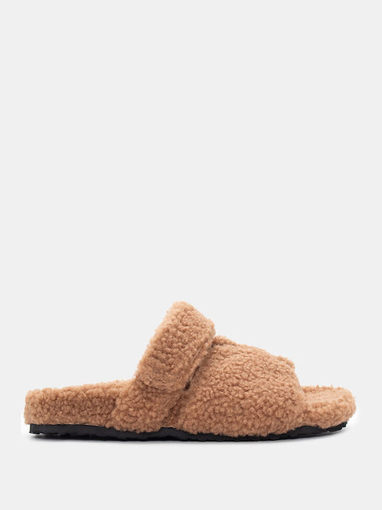 Luigi Winter Women's Slippers with fur in Beige color